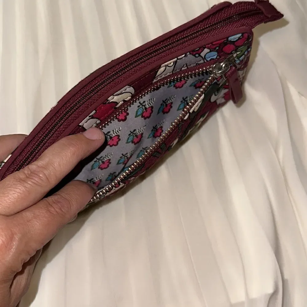Vera Bradley Bordeaux Blooms Burgundy Large Quilted Floral Wristlet RFID Wallet - Picture 9 of 14